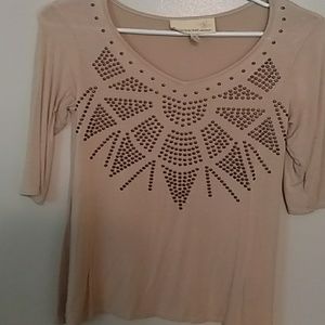 🚦 3 for $10 cream studded shirt